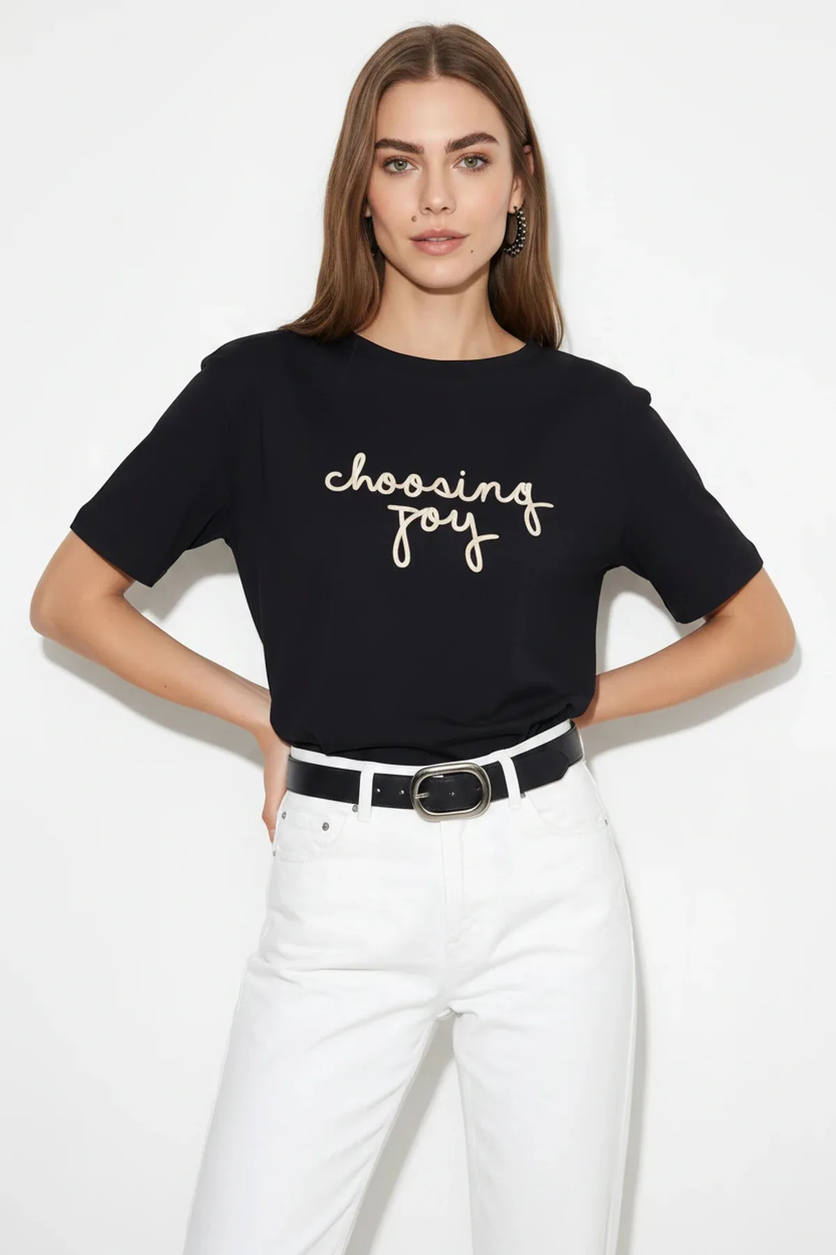 Kadın Nakışlı Yazı İşlemeli Kayık Yaka T Shirt Siyah