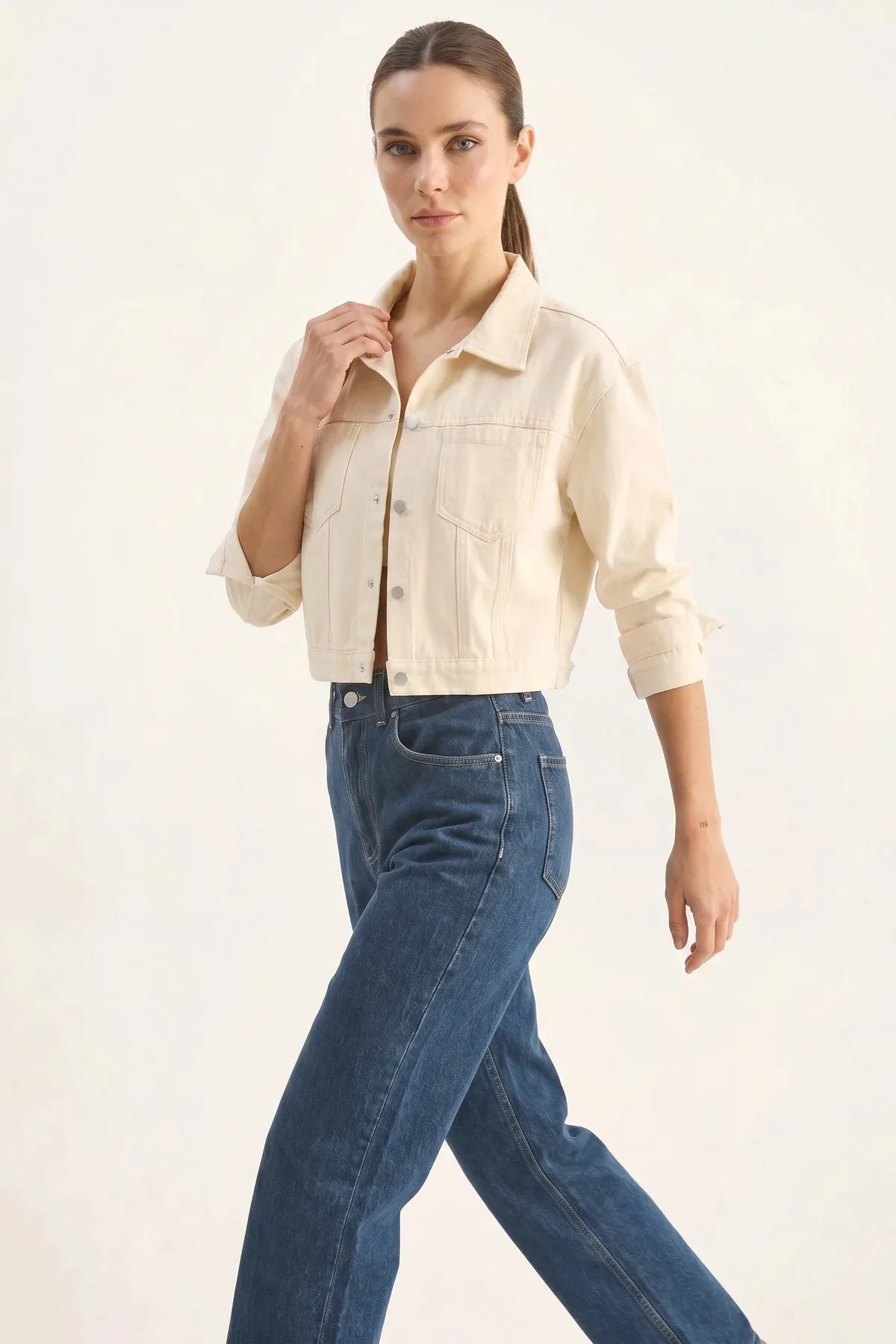 Kadın Çift Cep Detaylı Çıtçıt Kapamalı Mevsimlik Denim Krem Ceket
