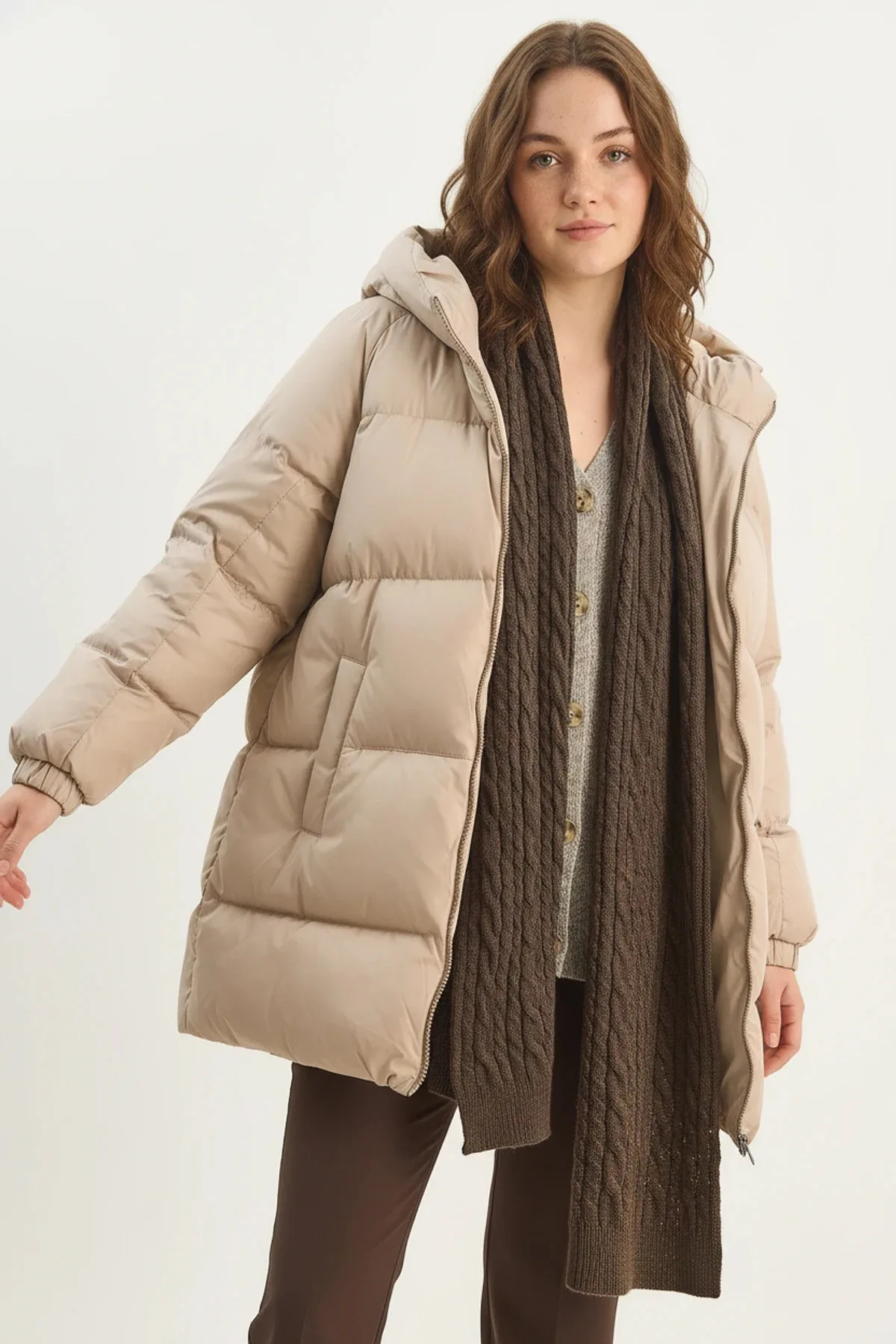 Kadın Kapüşonlu Oversize Yarasa Kol Şişme Bej Mont