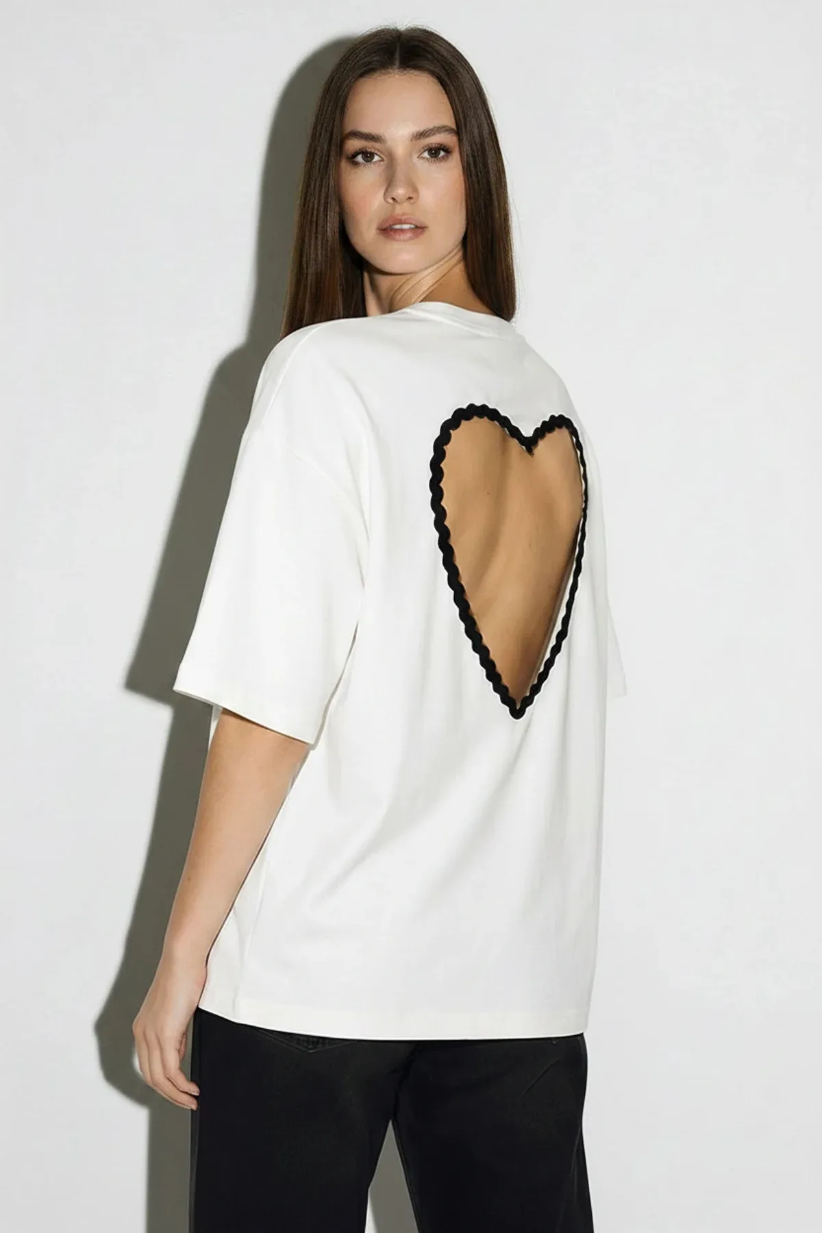 Kadın Kalp Dekolteli Oversize Modal T Shirt Beyaz Siyah