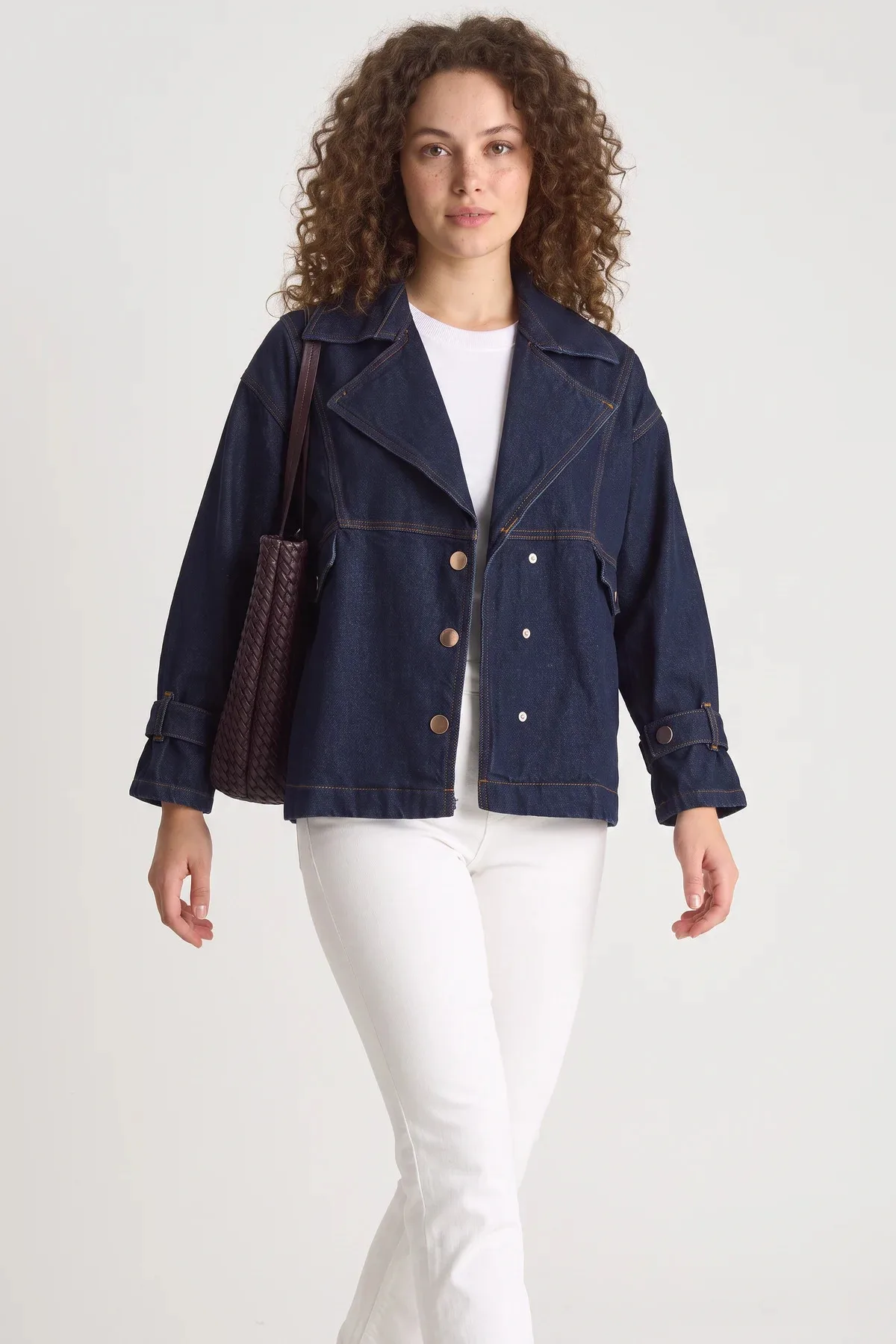 Kadın Geniş Yaka Uzun Kollu Ayarlanabilir Manşetli Denim Lacivert Ceket