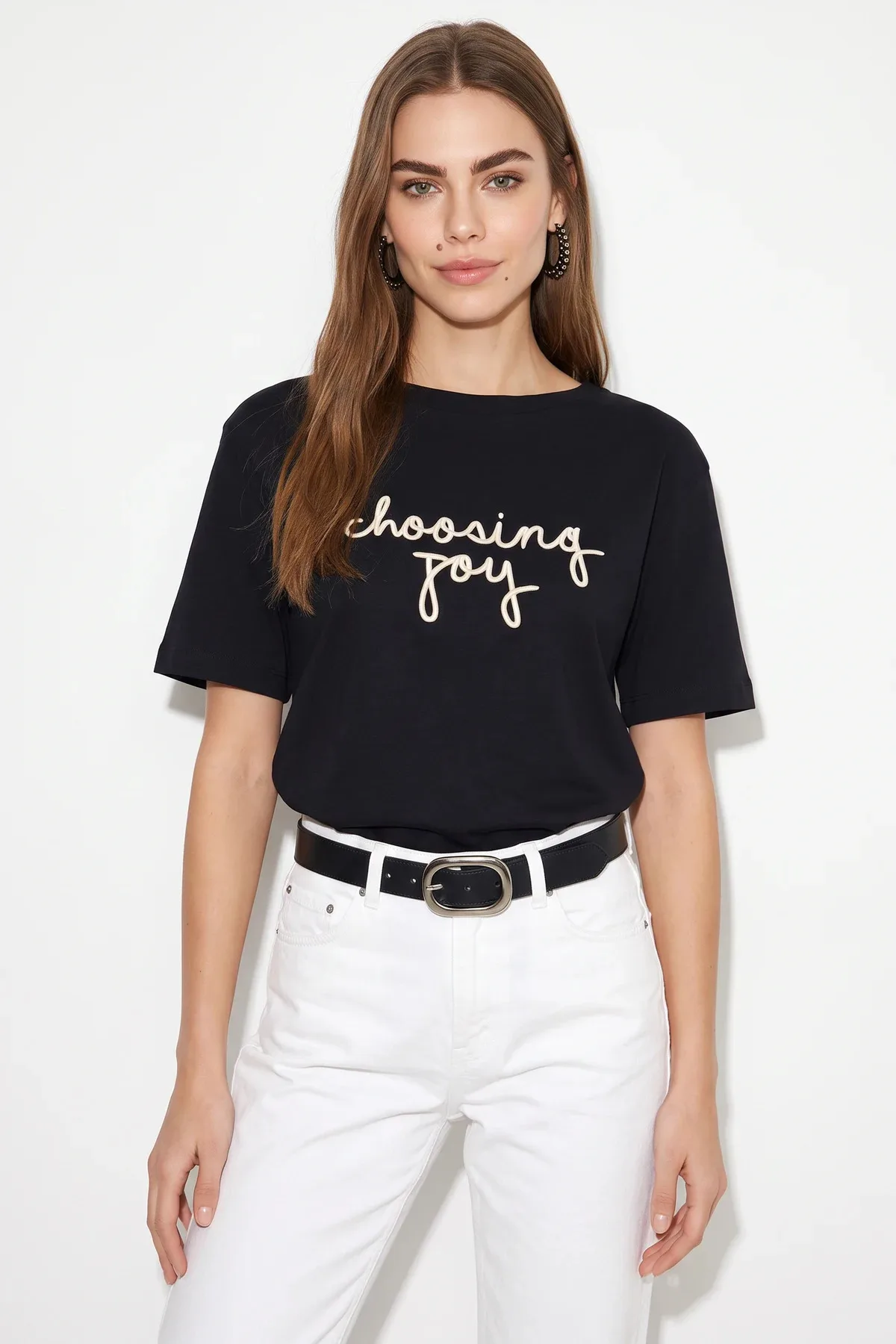 Kadın Nakışlı Yazı İşlemeli Kayık Yaka T Shirt Siyah