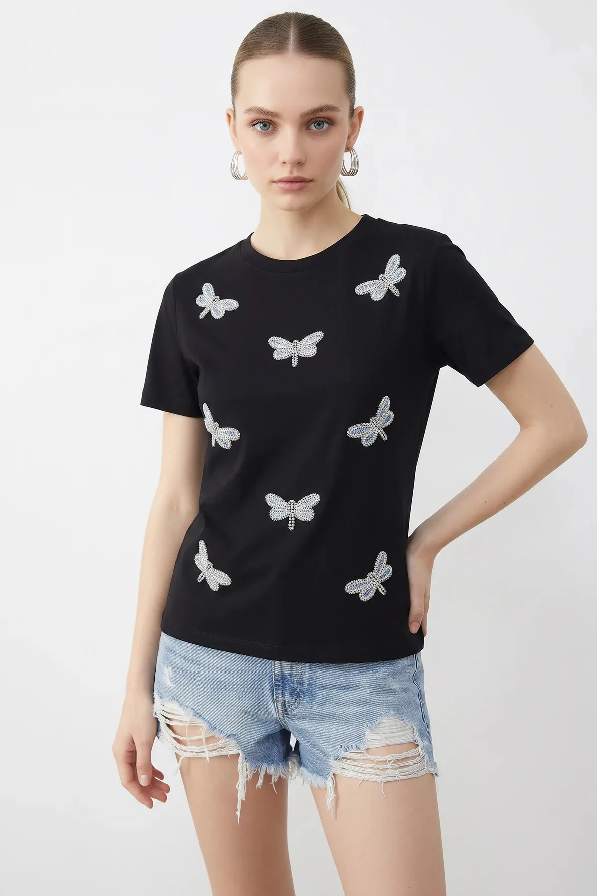 Kadın Boncuk Taş İşlemeli Yusufçuk Desenli Rahat Kalıp T Shirt Siyah