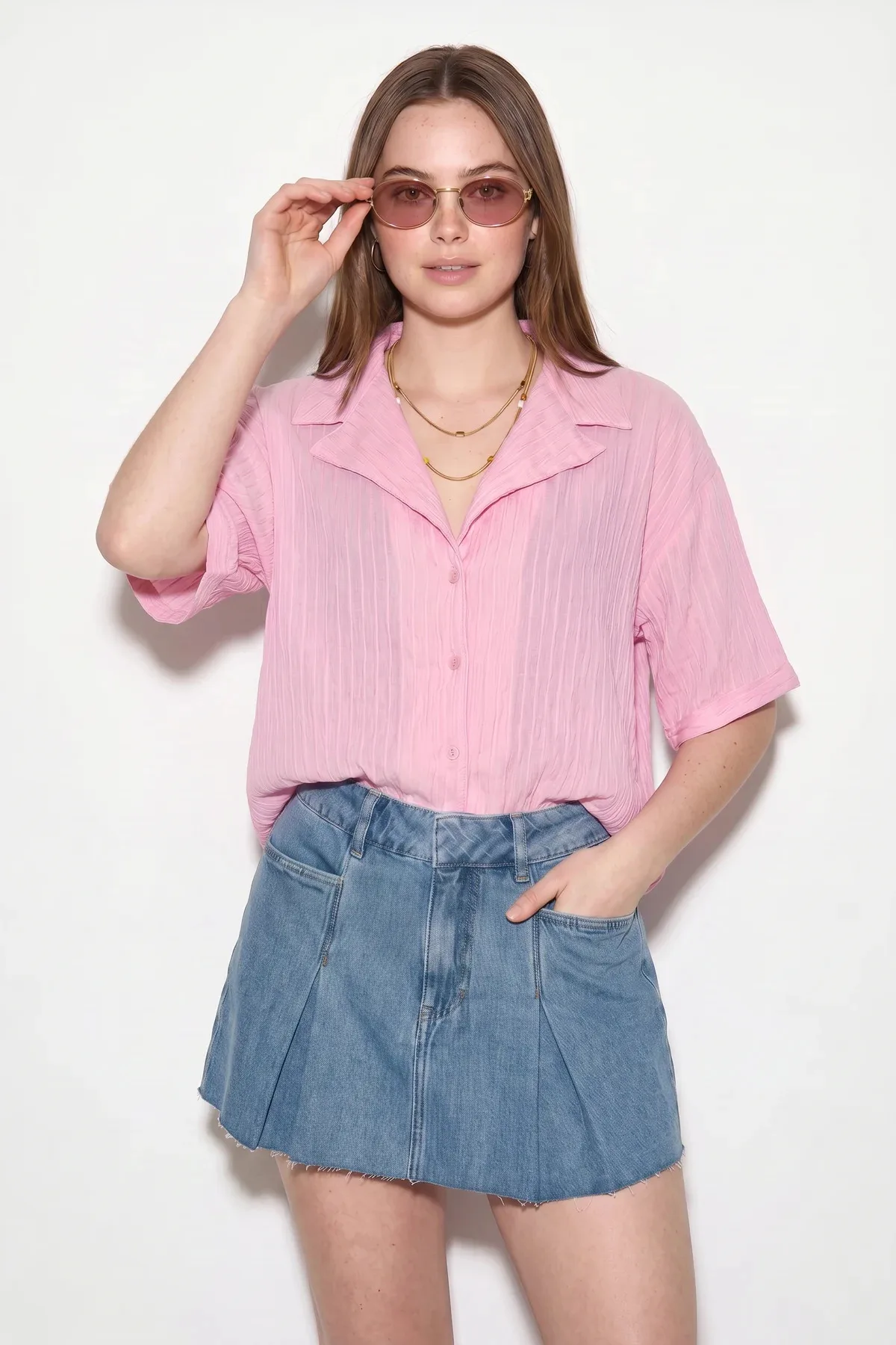Kadın Açık Yaka Kendinden Çizgili Oversize Kısa Kol Şeker Pembe Gömlek