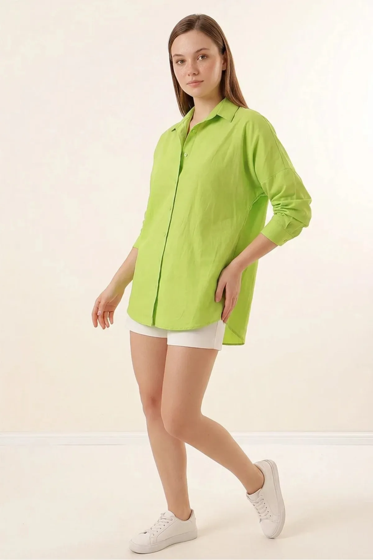 Kadın Oversize Kesim Basic Çağla Yeşili Gömlek