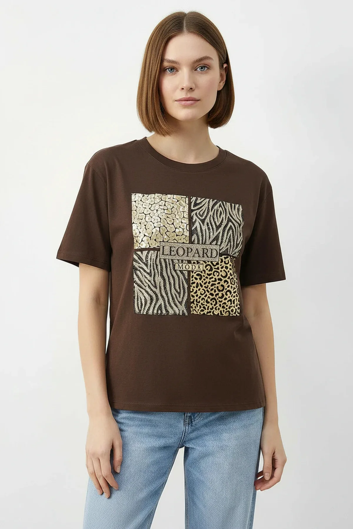 Kadın Taş Detaylı Leopar Baskılı Bisiklet Yaka Rahat Kalıp T Shirt Acı Kahve