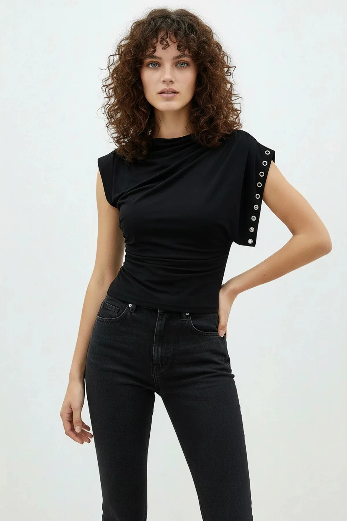 Kadın Kayık Yaka Kuşgözü Zımbalı Yan Büzgülü Bele Oturan Drapeli Siyah Bluz