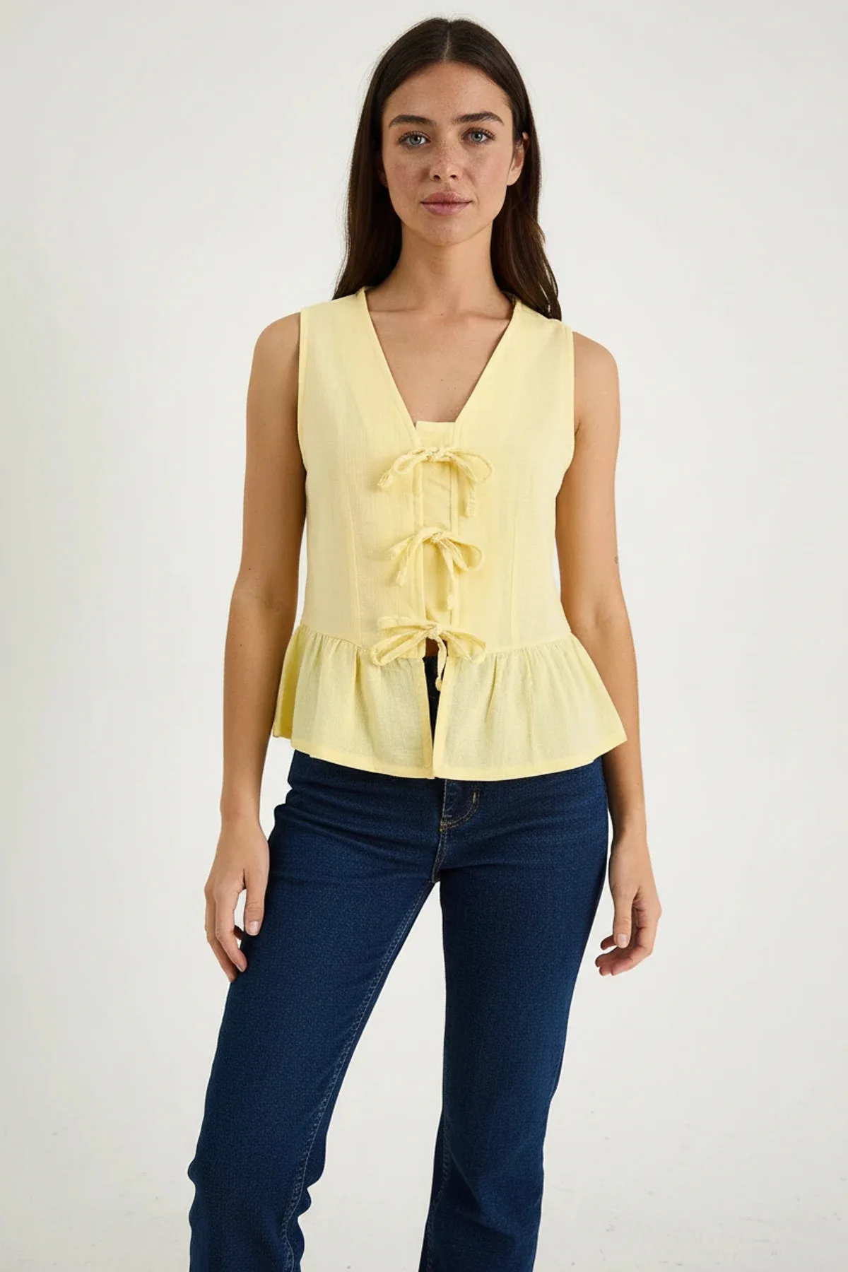 Kadın V Yaka Fiyonk Detaylı Müslin Peplum Limon Sarısı Bluz