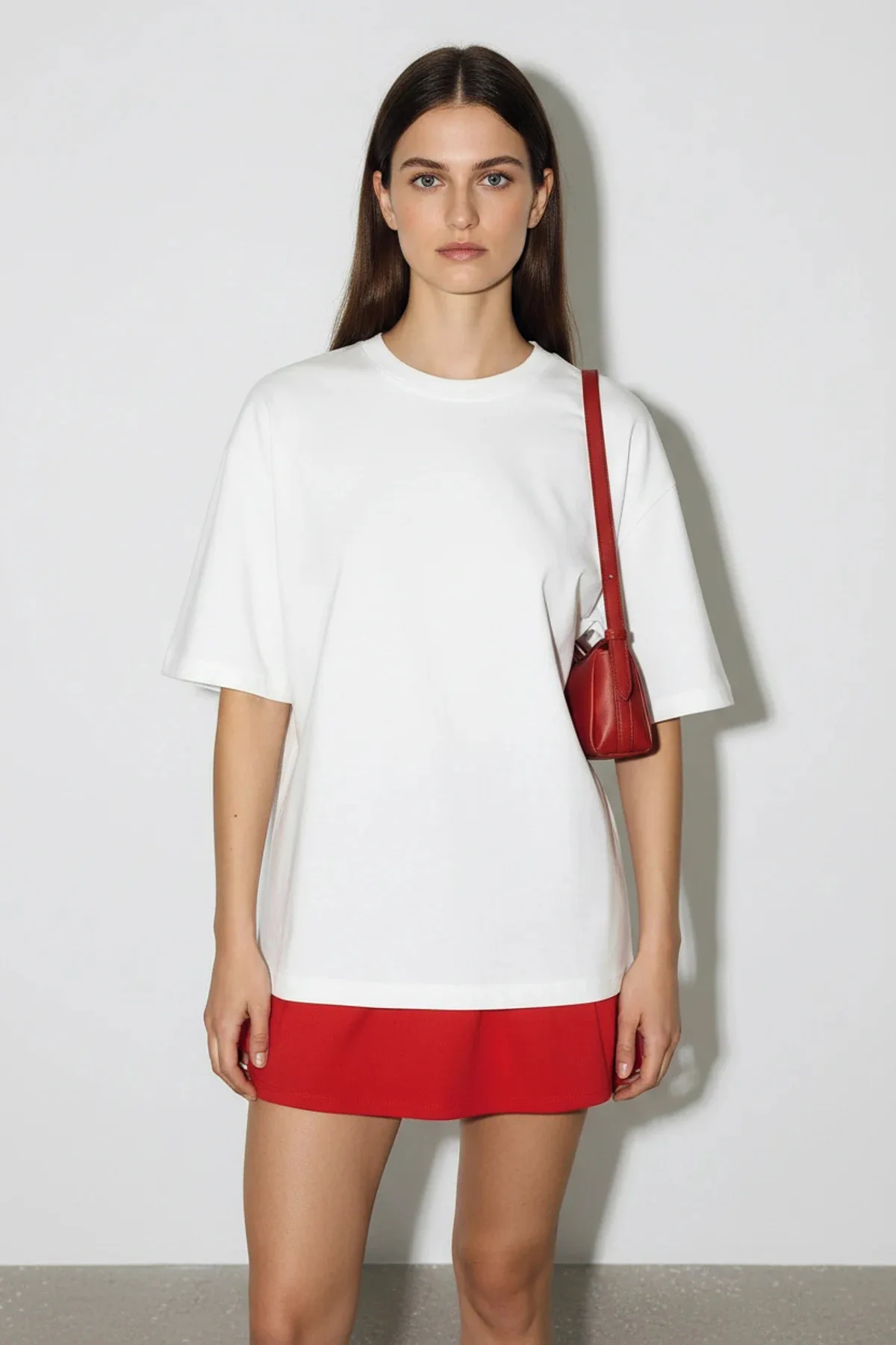 Kadın Sırtı Kalp Dekolteli Oversize Modal T Shirt Beyaz Kırmızı T-Shirt