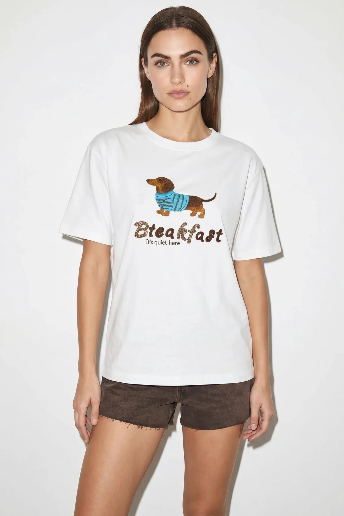 Kadın Bisiklet Yaka Nakış Boncuk İşlemeli Oversize T Shirt Beyaz T-Shirt