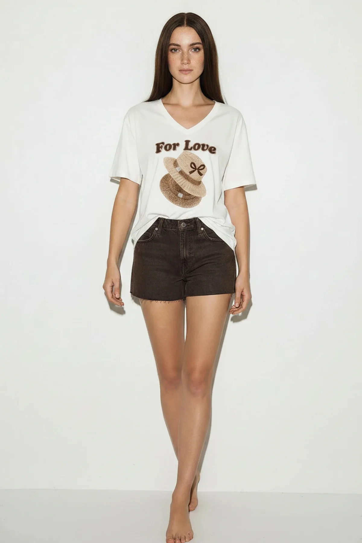 Kadın V Yaka For Love Nakış ve Boncuk İşlemeli Oversize T Shirt Beyaz