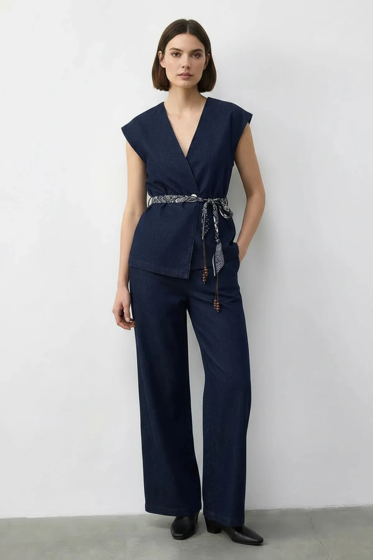 Kadın Kruvaze Yaka Saten Kuşaklı Yelek Bol Pantolon Alt Üst Denim Lacivert Takım
