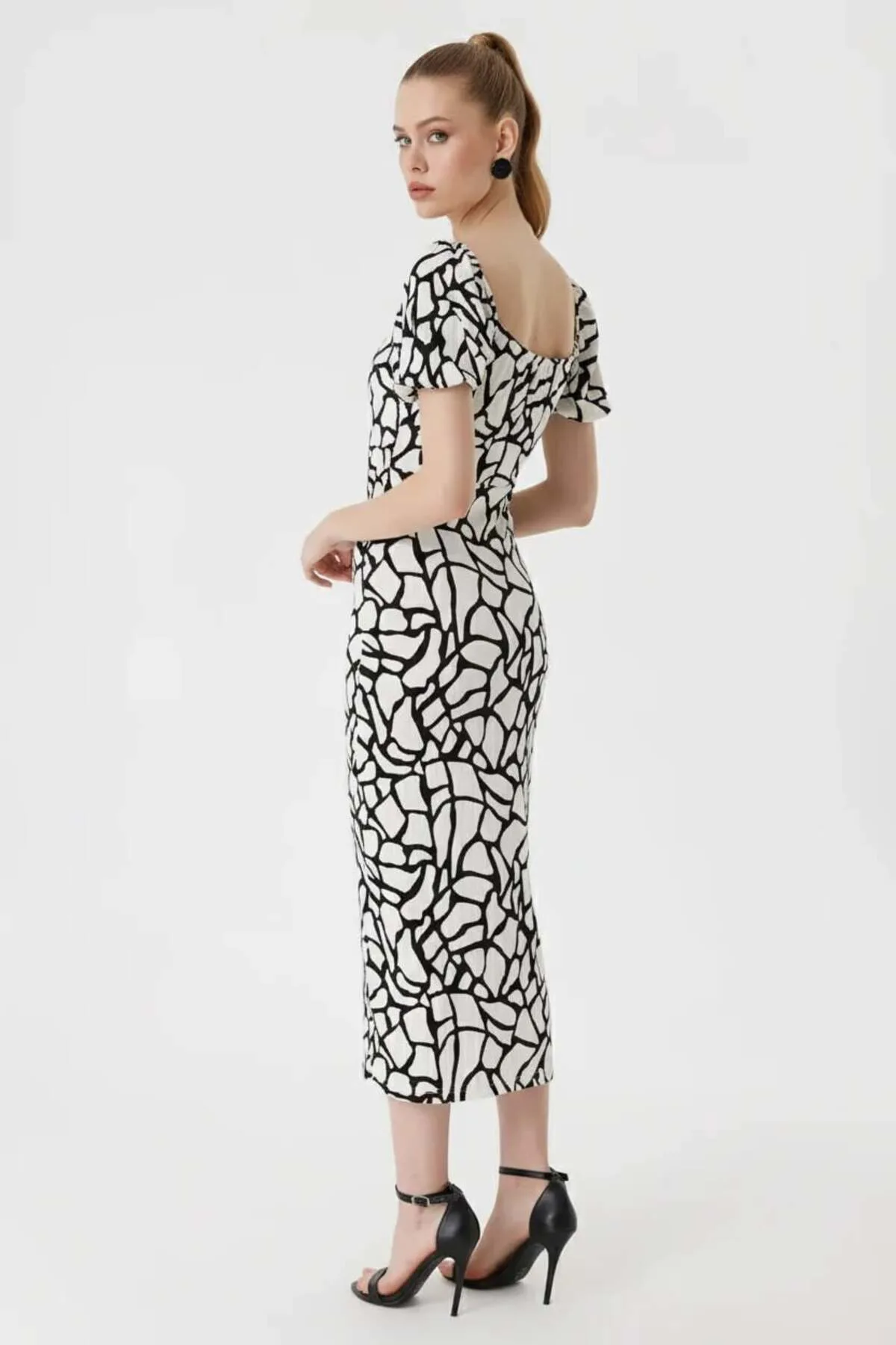 Kadın Kare Yaka Normal Yırtmaçlı Gül Kurusu Elbise